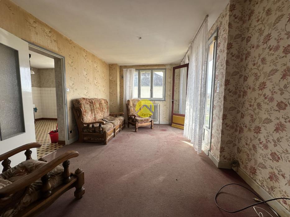 PAVILLON SUR SOUS-SOL A RENOVER