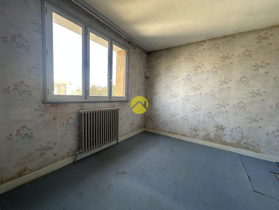 PAVILLON SUR SOUS-SOL A RENOVER