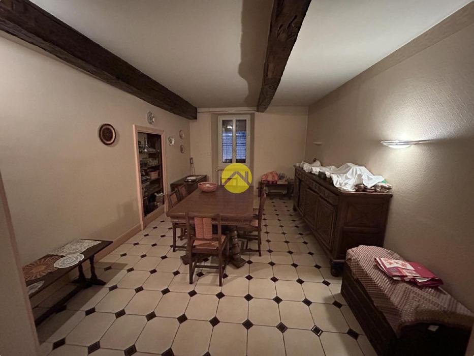 IMMEUBLE + GARAGE attenant