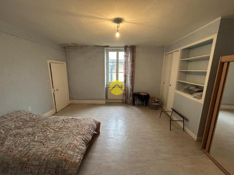 IMMEUBLE + GARAGE attenant