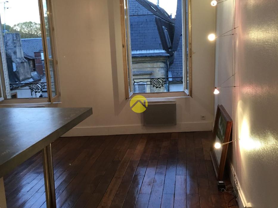 APPARTEMENT HYPER CENTRE