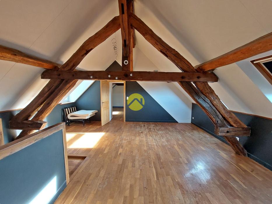 MAISON AVEC DÉPENDANCES ET PISCINE