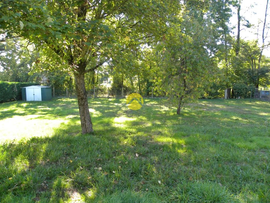 Pavillon dans rue au calme