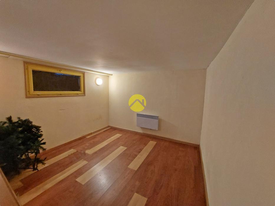 PAVILLON SUR SOUS-SOL + TERRAIN