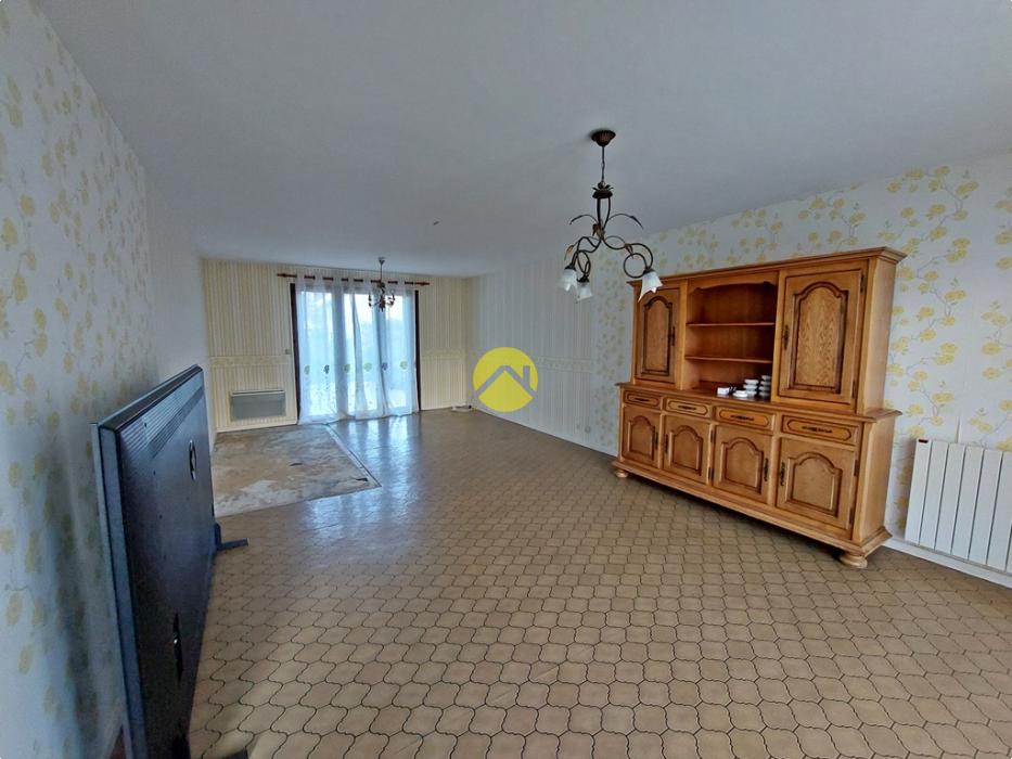 PAVILLON SUR SOUS-SOL + TERRAIN