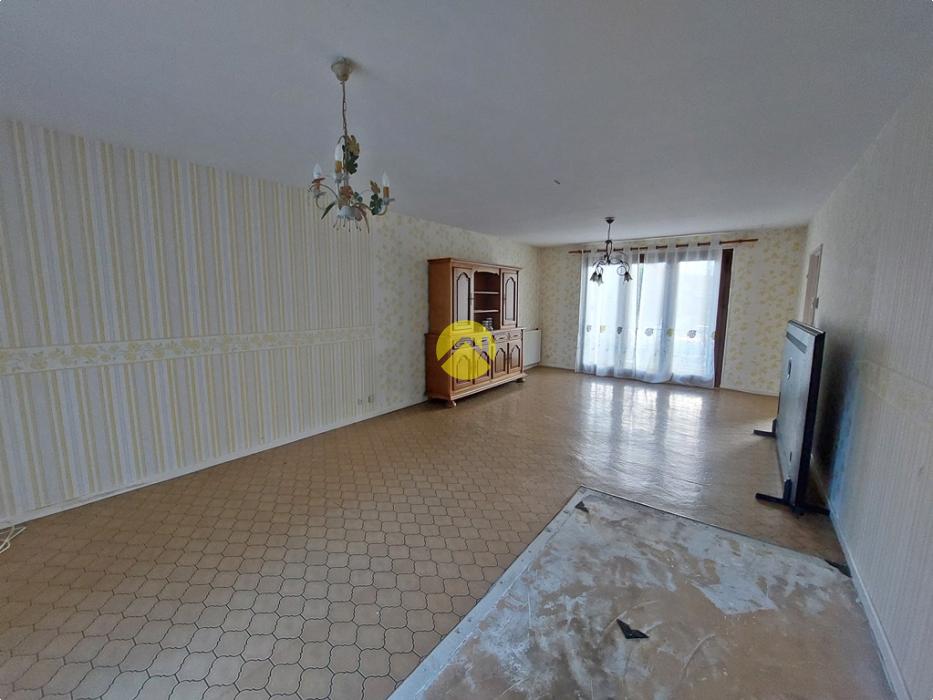 PAVILLON SUR SOUS-SOL + TERRAIN