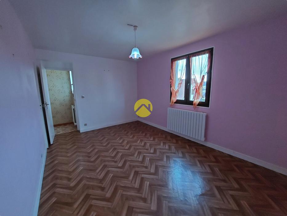 PAVILLON SUR SOUS-SOL + TERRAIN