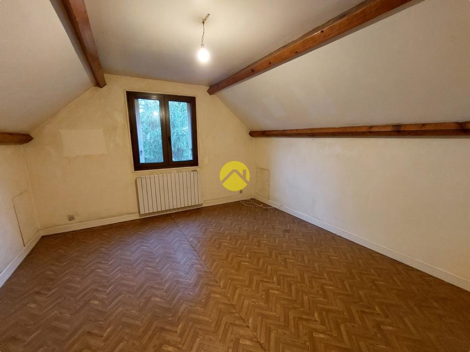 PAVILLON SUR SOUS-SOL + TERRAIN