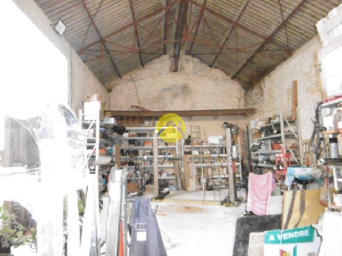 Deux maisons + grand atelier
