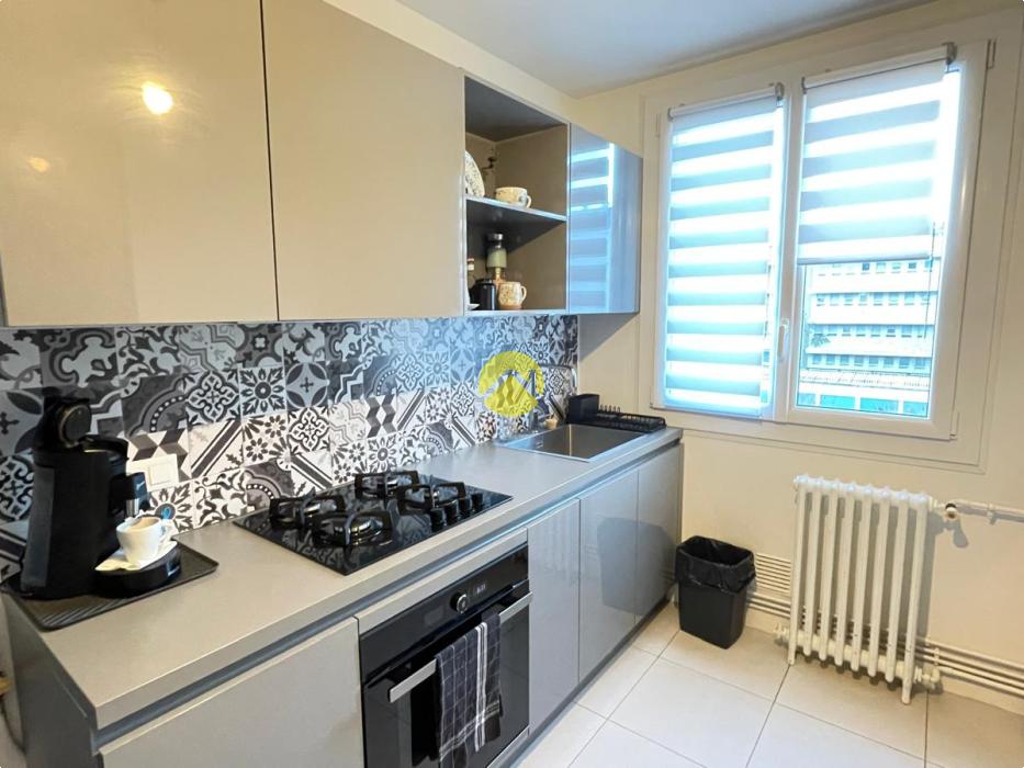 Apt 2 chambres.Balcon.Parking