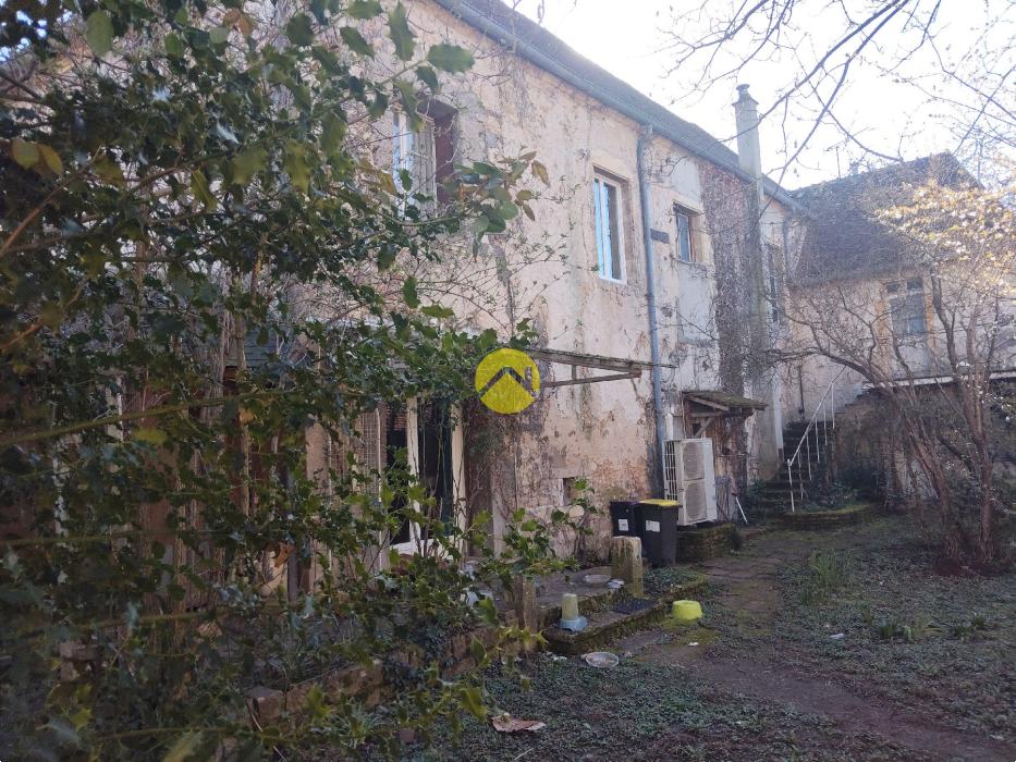 SPACIEUSE MAISON A PROX COMMERCES