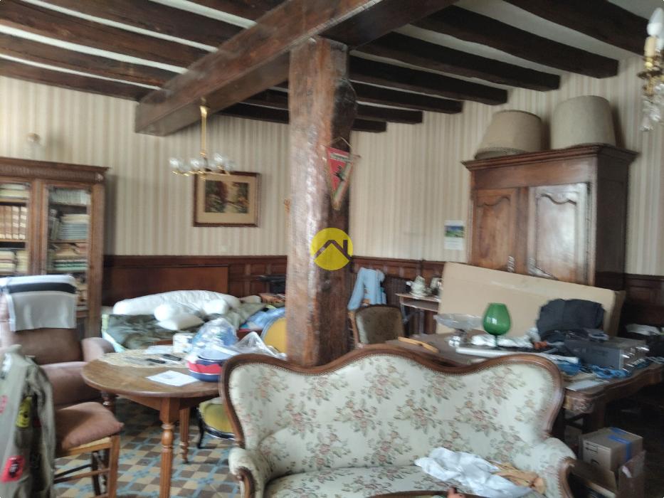 SPACIEUSE MAISON A PROX COMMERCES