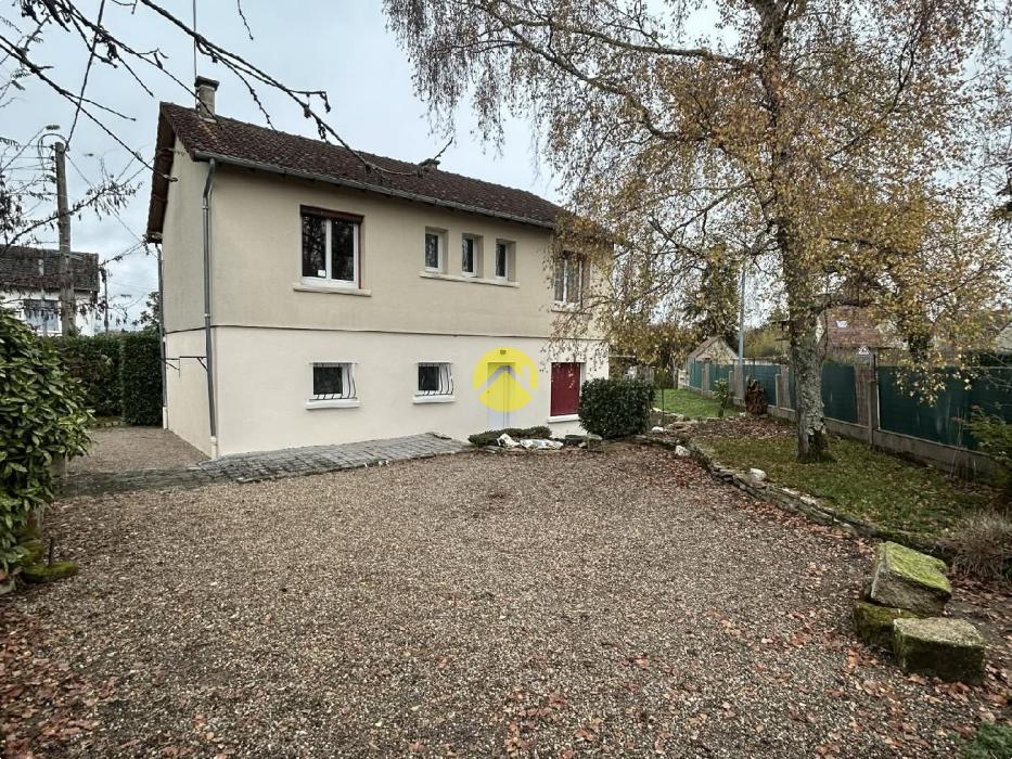 Maison élevée sur sous sol