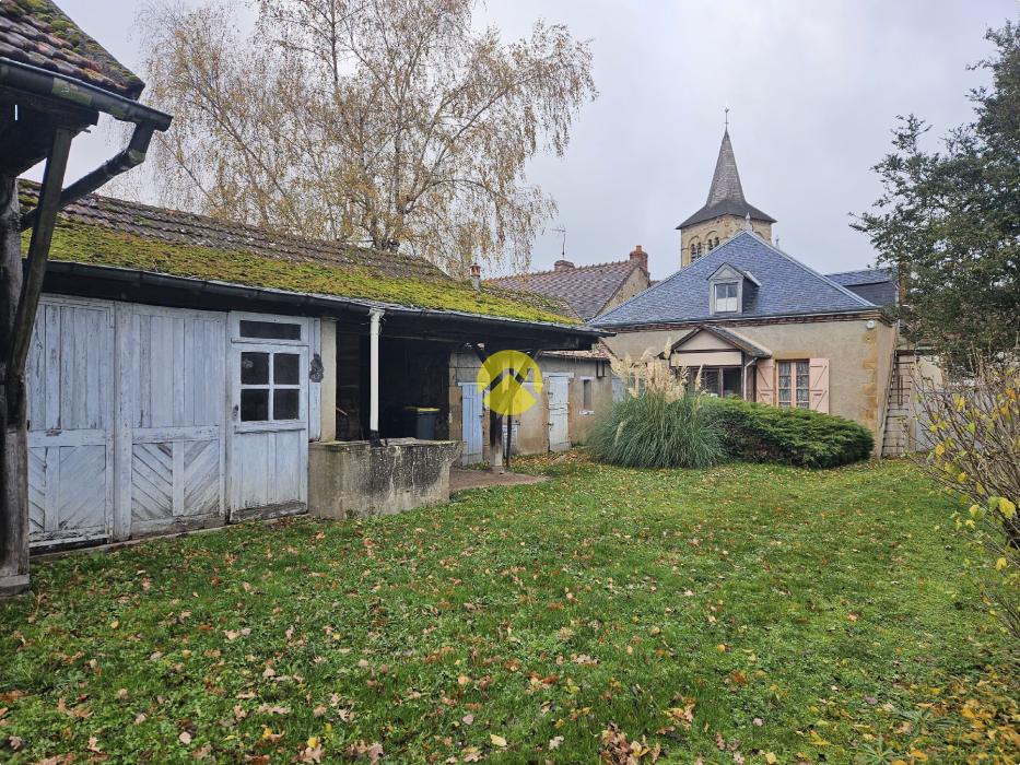MAISON DE BOURG A RENOVER