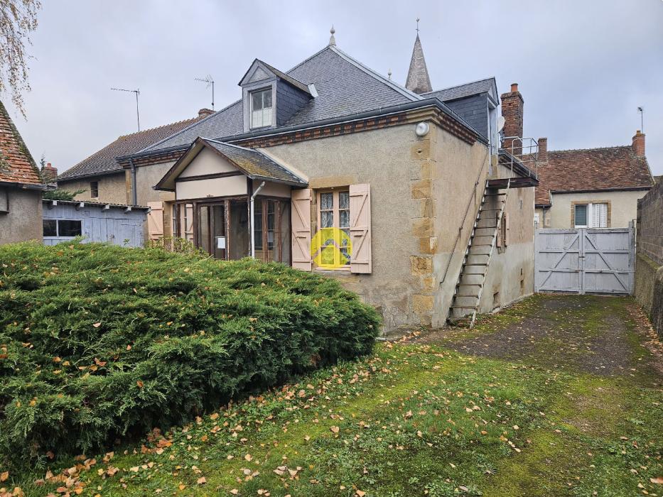 MAISON DE BOURG A RENOVER