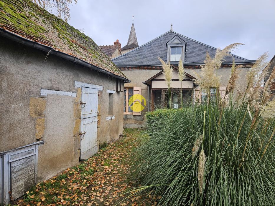 MAISON DE BOURG A RENOVER