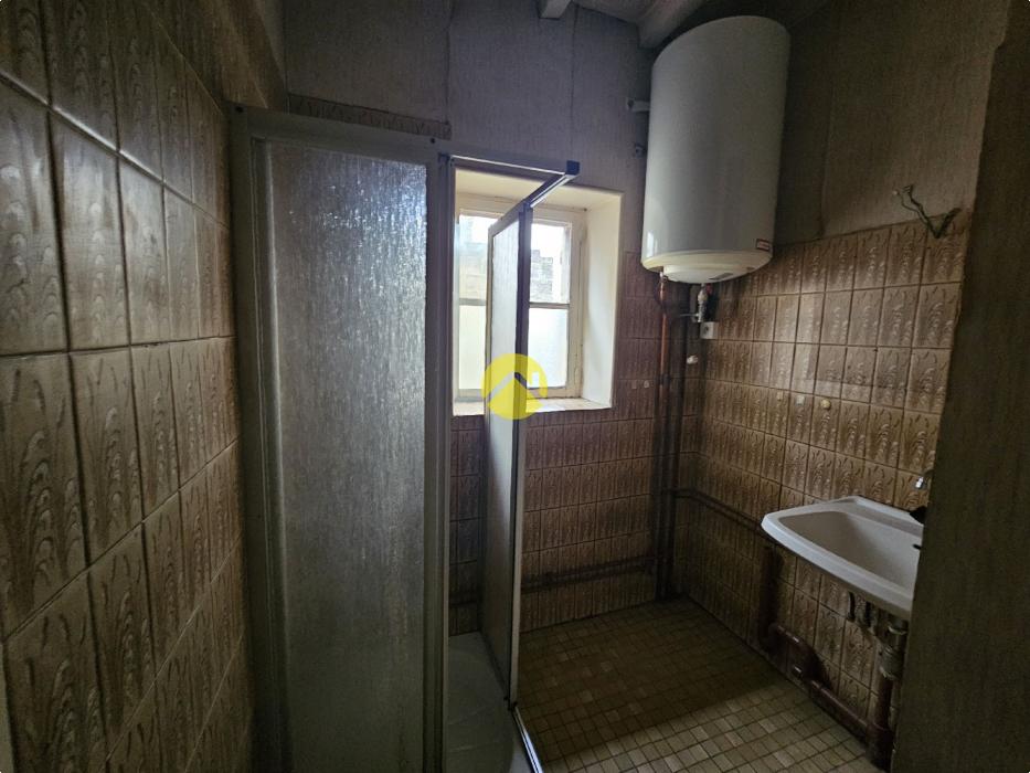 MAISON DE BOURG A RENOVER