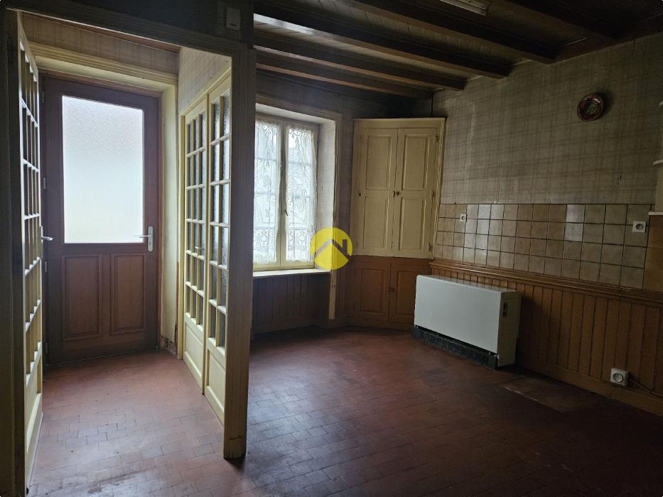 MAISON DE BOURG A RENOVER