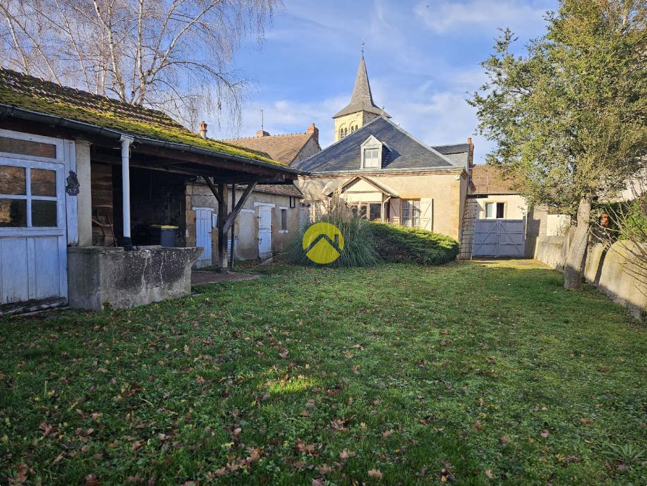 MAISON DE BOURG A RENOVER
