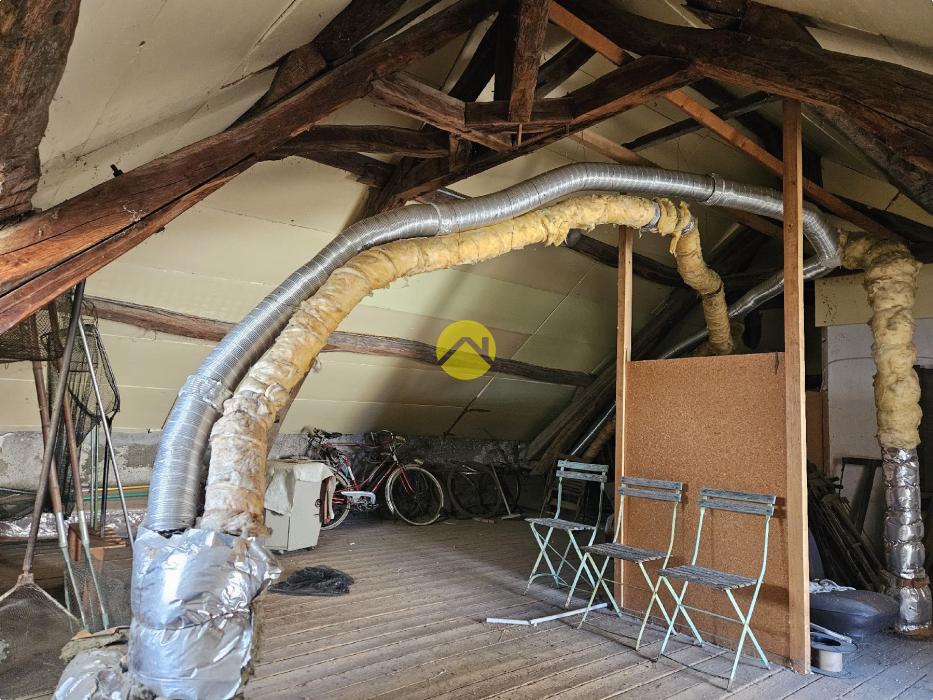 MAISON DE BOURG A RENOVER