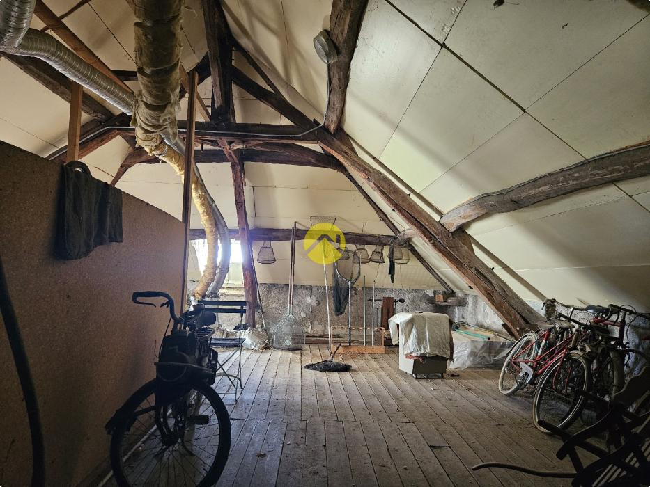 MAISON DE BOURG A RENOVER