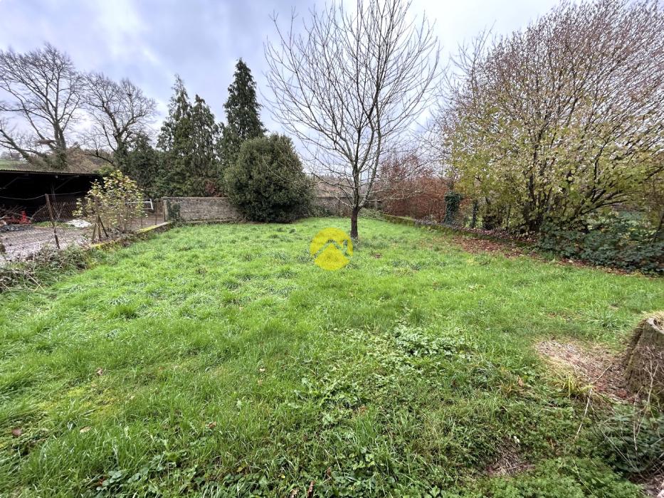 MAISON DE VILLAGE ET GRANGE