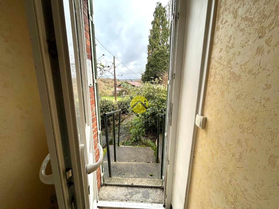 MAISON DE VILLAGE ET GRANGE