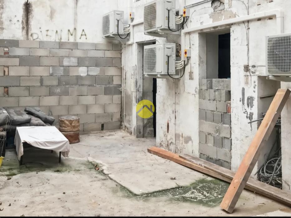 A VENDRE IMMEUBLE DE 360M²     