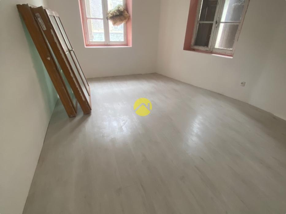 A VENDRE IMMEUBLE DE 360M²     