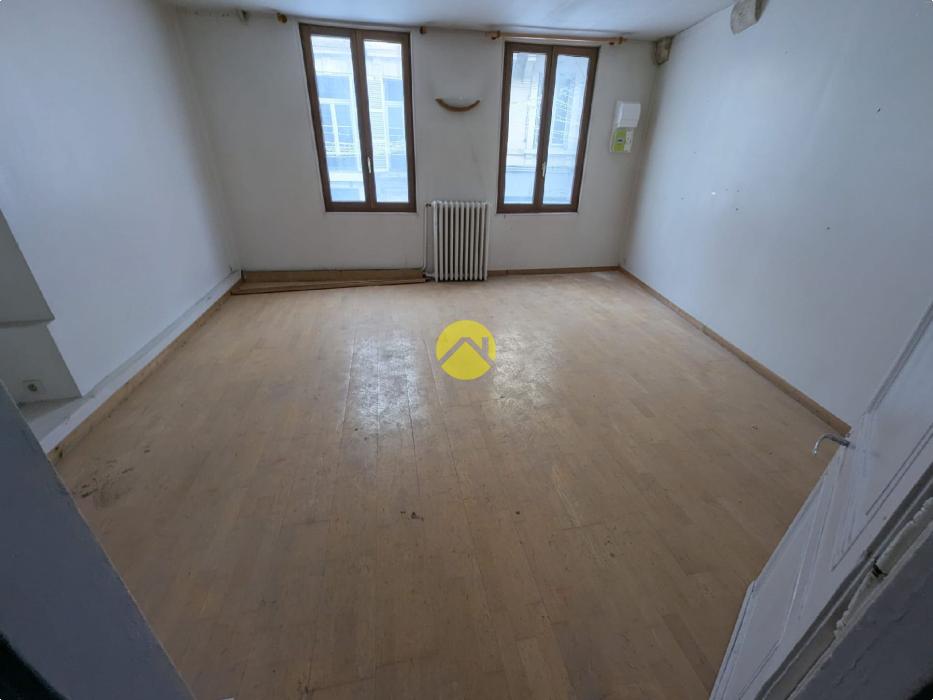 APPARTEMENT HYPER CENTRE A RENOVER