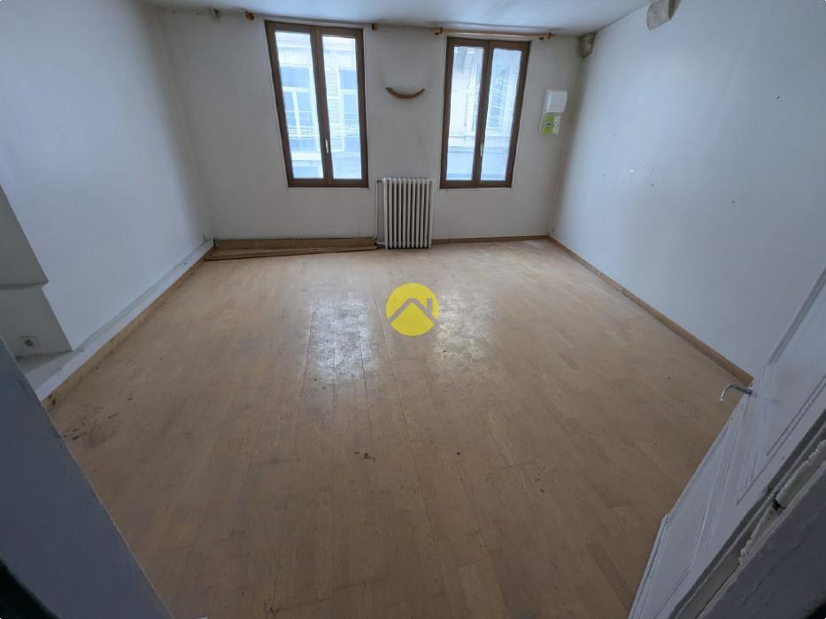 APPARTEMENT HYPER CENTRE A RENOVER