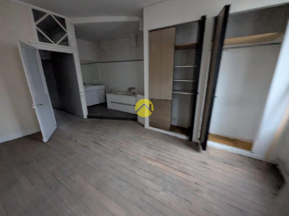 APPARTEMENT HYPER CENTRE A RENOVER