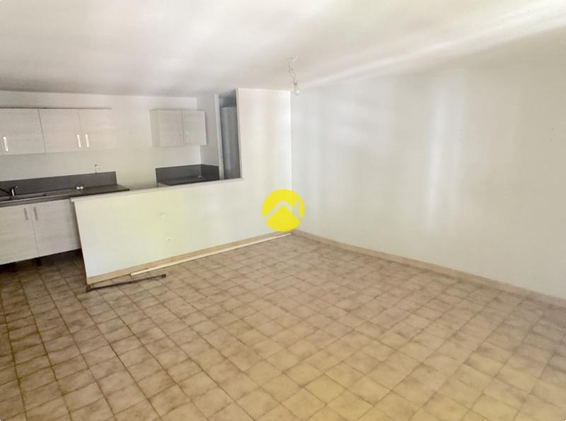 Apt 51m²à rénover.