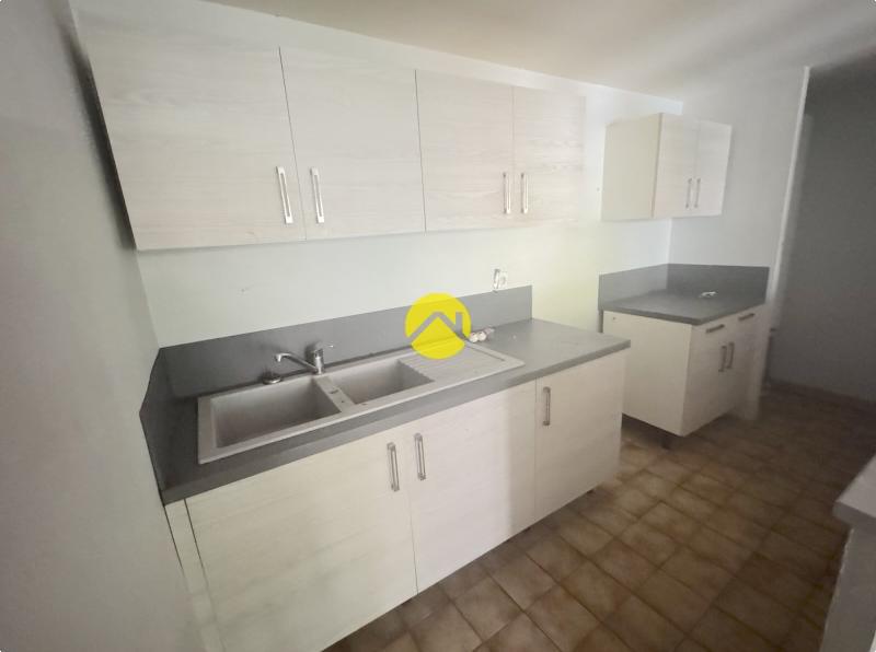 Apt 51m²à rénover.