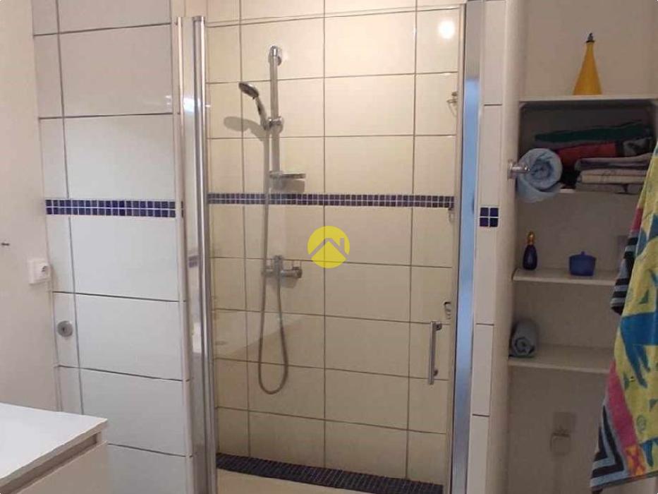 MAISON  6 chambres au calme