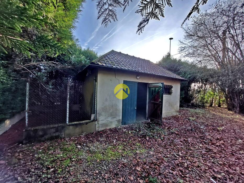 MAISON À RÉNOVER-BÂTIMENT-TERRAINS