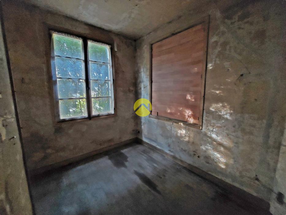 MAISON À RÉNOVER-BÂTIMENT-TERRAINS