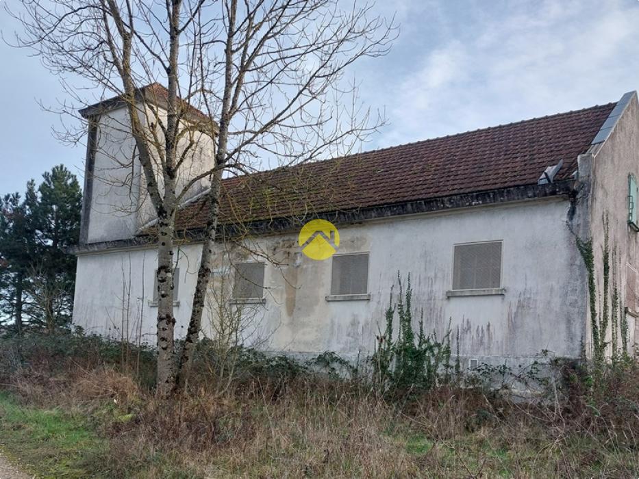 MAISON À RÉNOVER-BÂTIMENT-TERRAINS