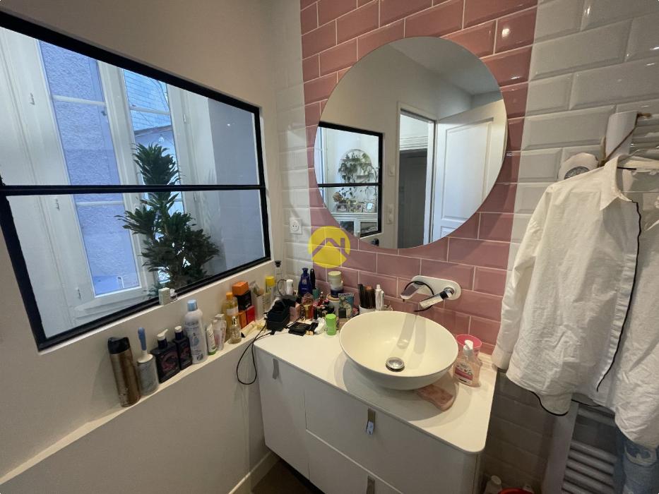 APPARTEMENT AVEC PISCINE CENTRE 