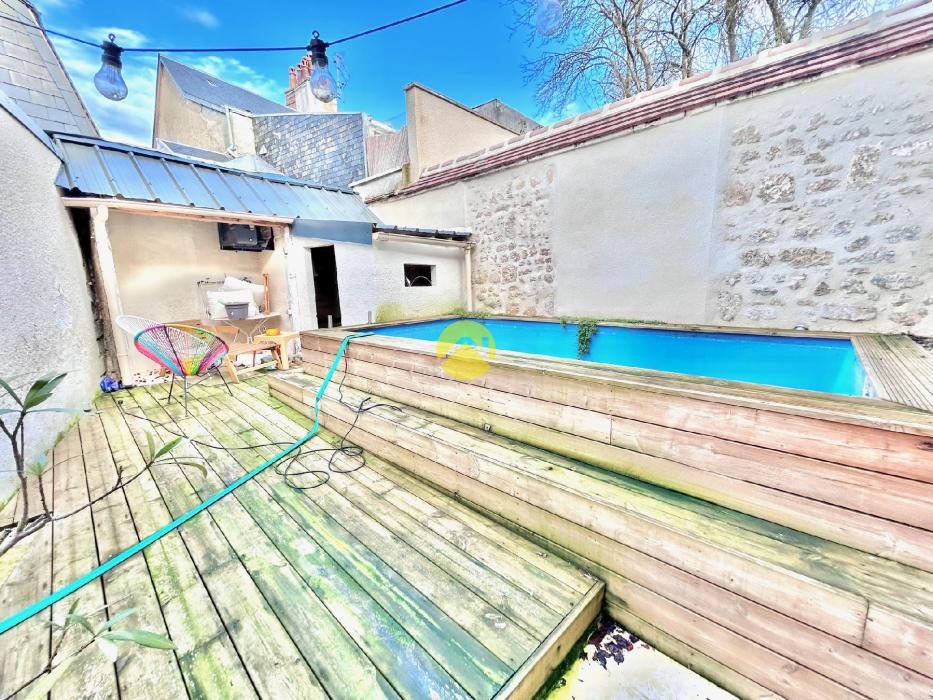 APPARTEMENT AVEC PISCINE CENTRE 