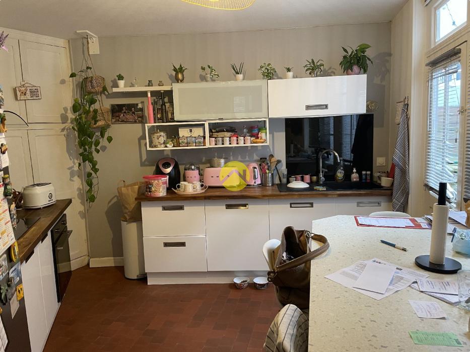 APPARTEMENT AVEC PISCINE CENTRE 