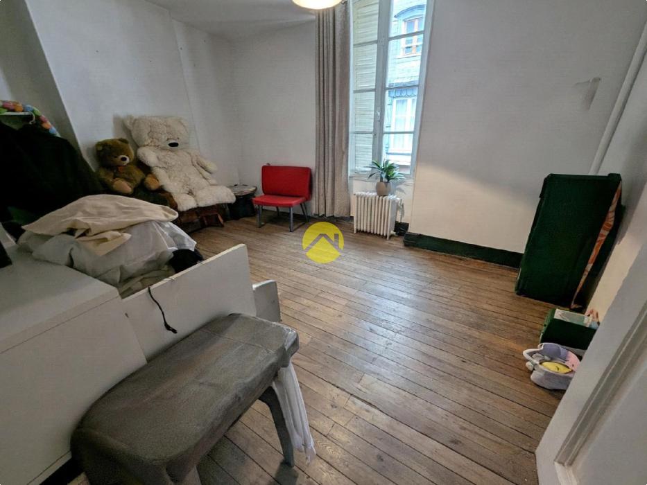 APPARTEMENT AVEC PISCINE CENTRE 