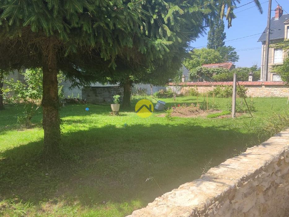 MAISON DE CARACTERE EN CENTRE VILLE