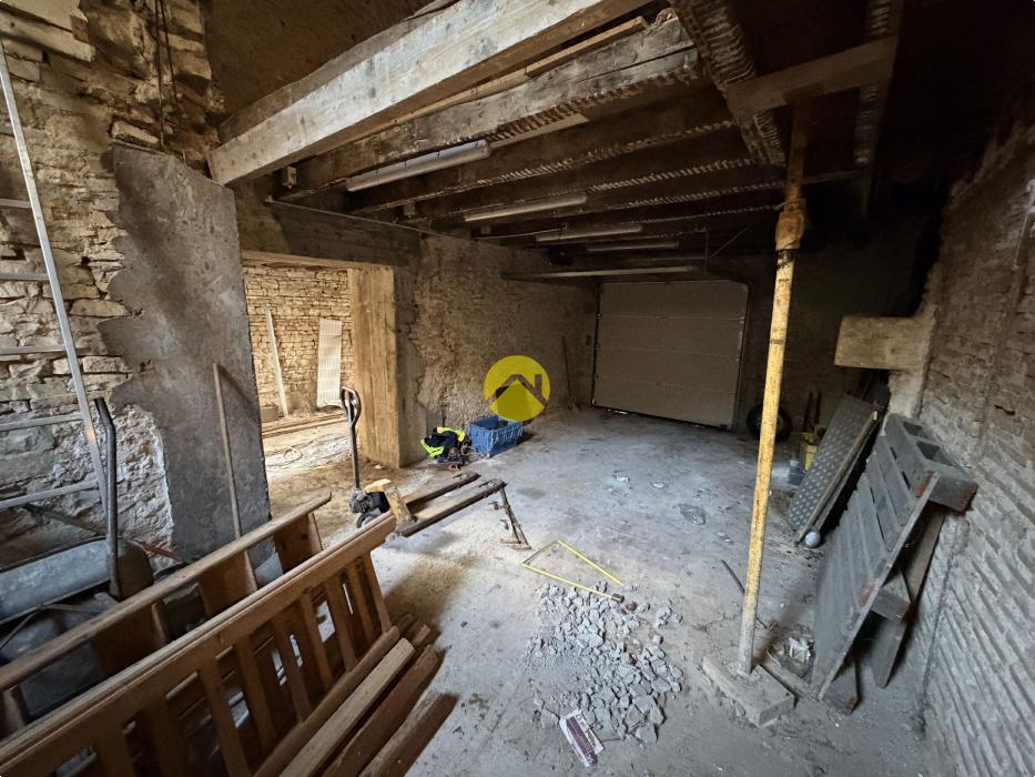 Garage avec atelier et cour