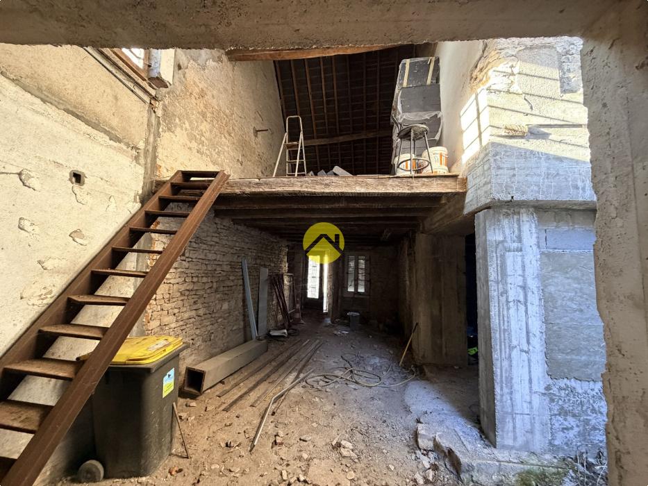 Garage avec atelier et cour