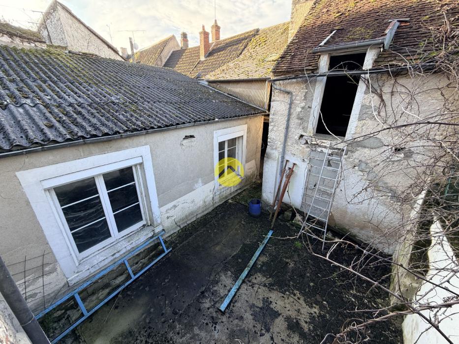Garage avec atelier et cour