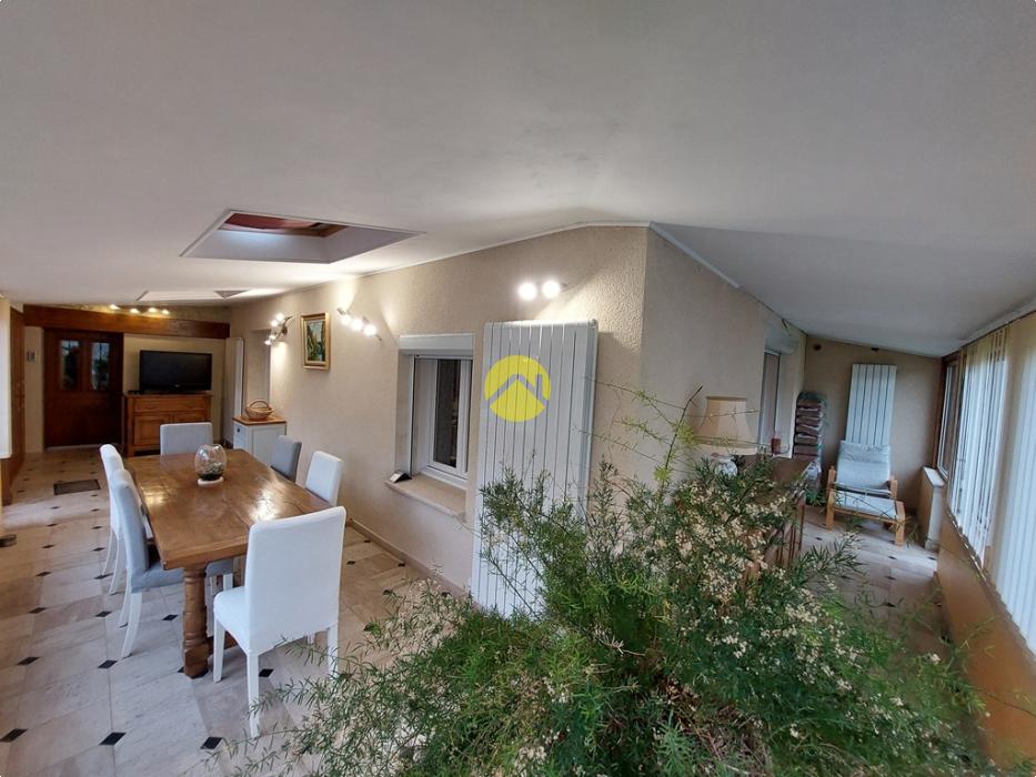 ENTIÈREMENT RENOVÉE + DÉPENDANCES