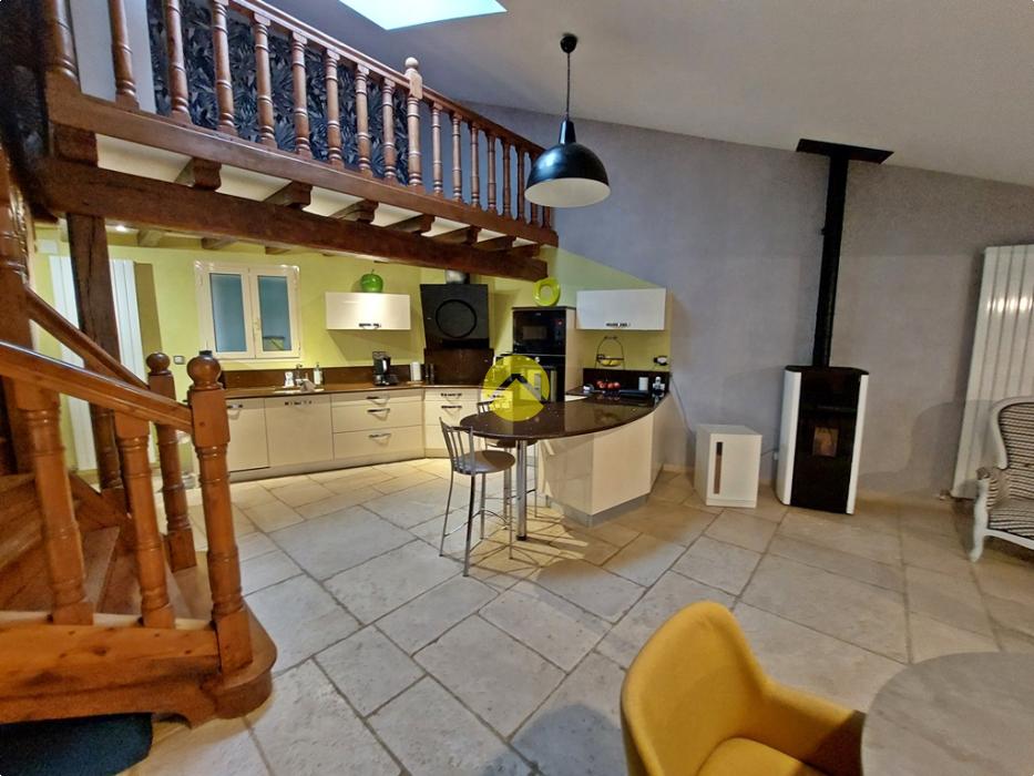 ENTIÈREMENT RENOVÉE + DÉPENDANCES