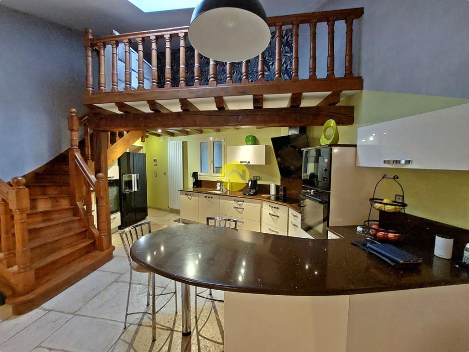 ENTIÈREMENT RENOVÉE + DÉPENDANCES