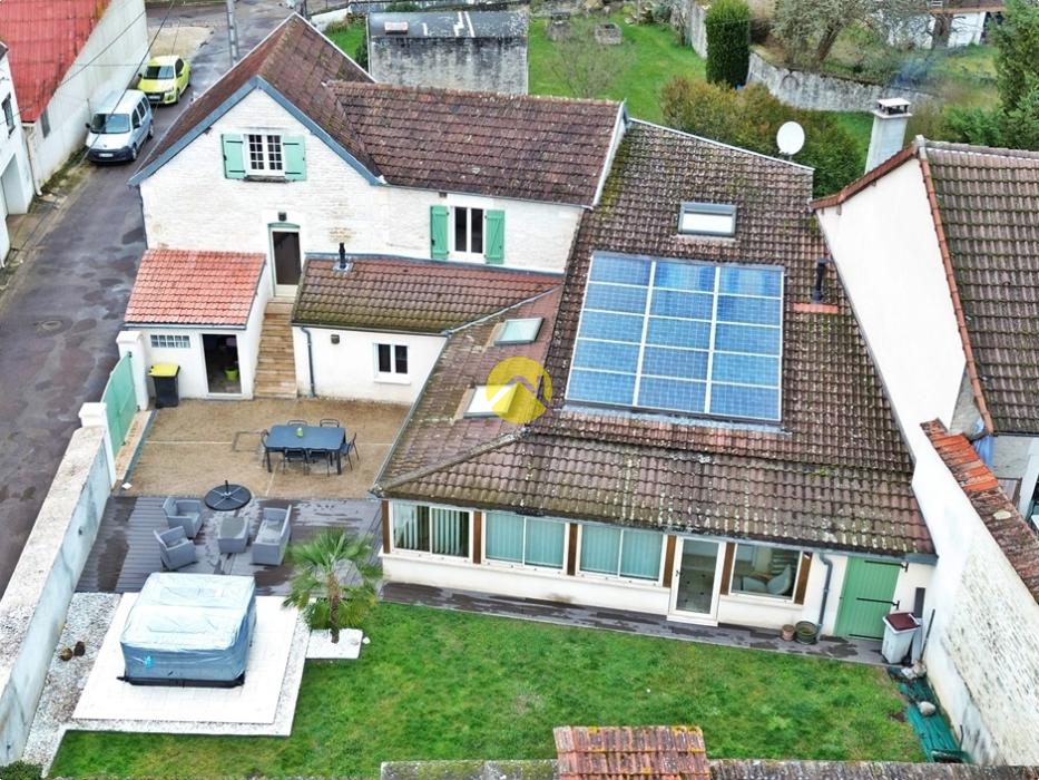 ENTIÈREMENT RENOVÉE + DÉPENDANCES